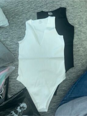 V-Neck White Ribbed Bodysuit - Unbranded